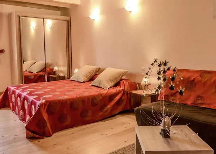 Rubis: Elegance Et Confort En Pleine Nature - Fr-1-589-723 Bed & Breakfast Le Clerjus